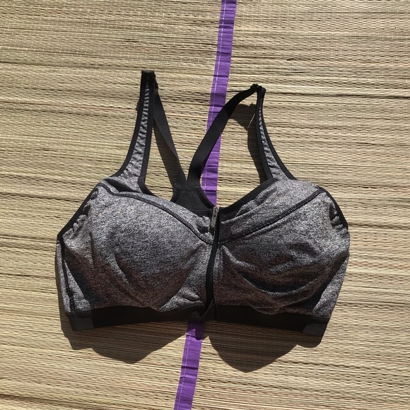 Victoria Secret FrontZip Knockout - Picture 3 of 7